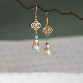 Dangle Earrings: Snow Drop